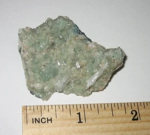 1.9" NATURAL ROUGH GREEN CHALCEDONY WITH STILBITE CRYSTAL CLUSTER INDIA ~ 24g - Picture 1 of 4