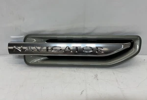 PO#30 OEM 2019-2020 Lincoln Navigator RH Front Fender Emblem JL7Z-16720-ABS - Bild 1 von 4