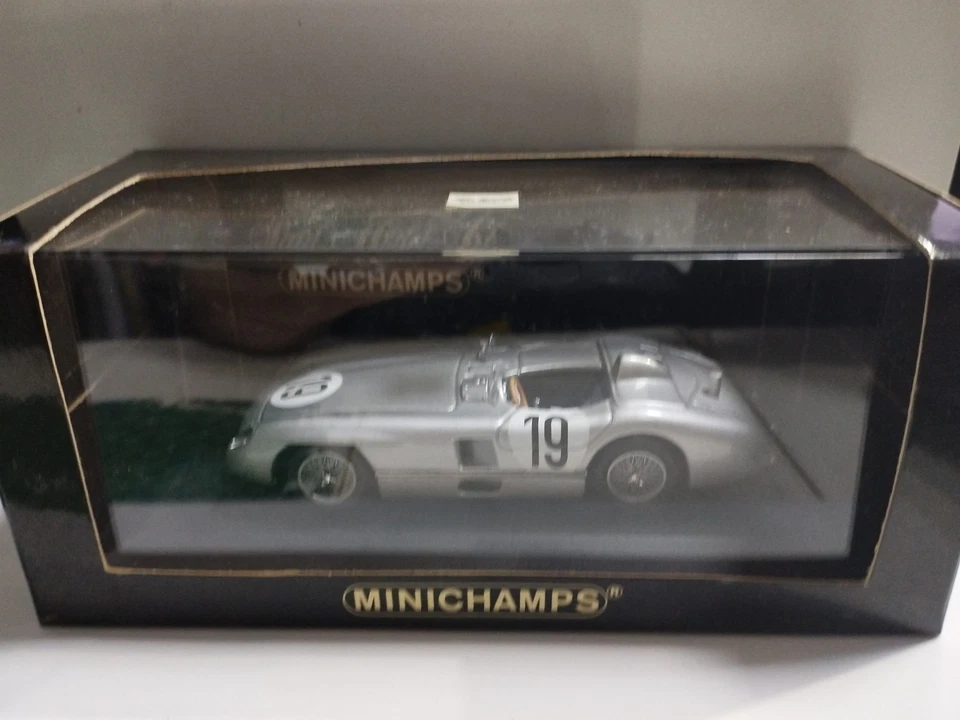 Minichamps 432 Mercedes 300 SLR Le Mans 1955 J.M Fangio #19 Scala 1/43 - Immagine 1 di 1