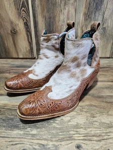 Myra Hair-on Hide With Hand-Tooled Leather Boots Booties Damengröße 9 handgefertigt - Bild 1 von 6