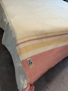 Vintage Kenwood Wool Products Ramcrest Blanket Queen/King Farmhouse Red Yellow - Picture 1 of 8