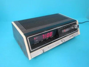Vintage Zenith AM FM Stereo Alarm Clock Radio H461W W/ Power Surge Tested Works - Picture 1 of 10
