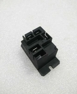 Vending Machine Song Chuan Relay 24VDC 240 VAC, 30A P/N: 832AW-1A-F-C1 [USED] - Picture 1 of 3