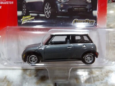 WHITE LIGHTNING 2002 MINI COOPER S     JOHNNY LIGHTNING CLASSIC GOLD   ERROR - Image 1 of 4