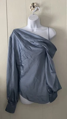 Nuevo con etiquetas Jonathan Simkhai Alice Top satinado de un hombro en azul pizarra talla mediana Foto 1 de 4