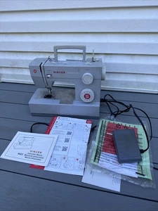 SINGER Heavy Duty 4423 Sewing Machine Works Needs Cleaned With Manual - Picture 1 of 15