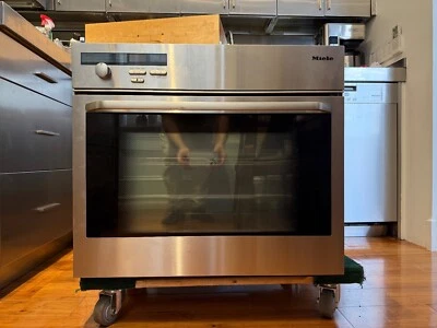 Horno individual Miele H3872BPS Novotronic integrado autolimpiante con sistema ThermoClean Foto 1 de 4