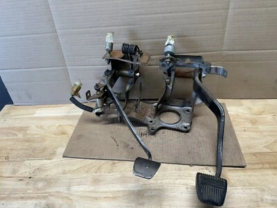 Montaje de embrague y pedal de freno Toyota 4runner 89-95 agrietado soporte camioneta Foto 1 de 4