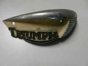 Insignia emblema tanque gasolina lado derecho Triumph TR6 T120 T100 TR25 DSQ F6888 NUEVO DE STOCK - Imagen 1 de 17