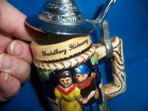Vintage SOUVENIR Keramik BIERKRUG mit DECKEL Schloss Paar Becher Hudelberg Versteck MASSE - Bild 1 von 4
