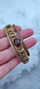 Vintage "Celebrity NY" Armband mit goldfarbenem Tigerauge Mesh Muster - Bild 1 von 9