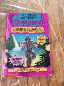 RL Stine Give Yourself Goosebumps No. 11 Deep In The Jungle Of Doom Book Vintage - Picture 1 of 2