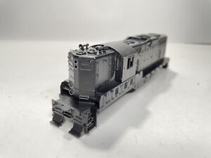 Ho Scale Model Trains Athearn GP Diesel Locomotive Engine Shell Only Undecorated