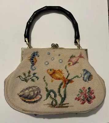 Bolsa de mão vintage peixe cavalos-marinhos conchas ponta de agulha bolsa cena vida marinha - Imagem 1 de 4