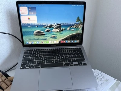 Apple MacBook Air 13” M1 8GB RAM 256GB SSD Original OVP + Zubehör Top Zustand - Bild 1 von 4