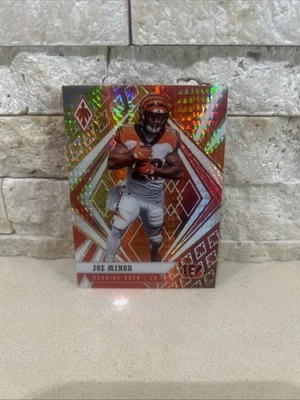 2020 Panini Phoenix - Joe Mixon #39 Fire Burst - Image 1 of 2