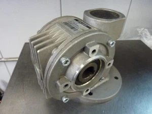 BONFIGLIOLI VF 44 P1 10 Right Angle Worm Gear Reducer P71B14B3 (30540) - Picture 1 of 9
