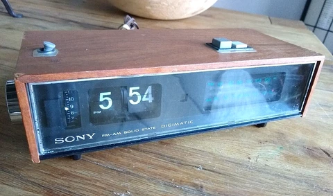 Sony Digimatic 8FC-69WA Flip Clock Radio 1969 Wood Cabinet-PARTS1 Cover