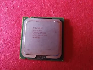 INTEL PENTIUM 4 3,00 GHz LGA 775 1MB CACHE BUS A 800MHz 64BITS HYPERTREADING - Imagen 1 de 3