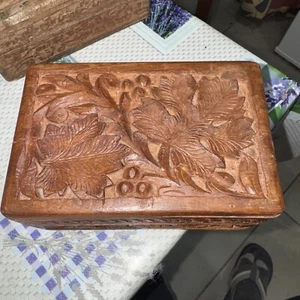 Carved Wooden Trinket Jewelry Box Carved Flowers - Made in India Vintage - Picture 1 of 11