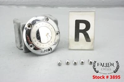 2009 Harley Dyna CVO Cam Cover acabamento cromado - Imagem 1 de 4