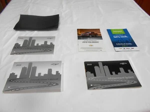 2019 CHEVROLET COLORADO OWNERS MANUAL 5 PC SET w/ NAVIGATION & BLACK CASE OEM - Picture 1 of 7