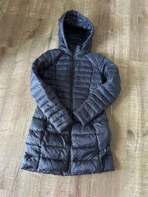 Lululemon Brave the Cold jacket size 6 Navy blue - Image 1 of 3