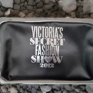 Victoria's Secret Fashion Show 2012 Makeup Bag Purse Cosmetic Case Brushes New - Picture 1 of 11