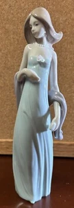 Lladro #5487 Vestido de Noche Lady Figurine w/Original Box 1987 - Picture 1 of 7