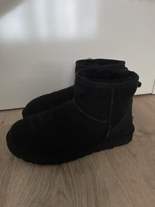 UGG Classic Mini Stiefel Boots Schwarz Damen Gr.38 - Bild 1 von 8