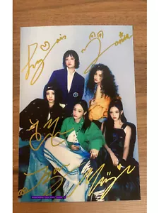 SIGNED - NewJeans Team Autographed Photo 4*6 K-POP Exclusive Photograph 2025 - Picture 1 of 2