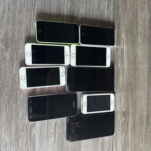 Lot mixte téléphones portables pour réparation ou pièces. iPhone Samsung - Photo 1 sur 4