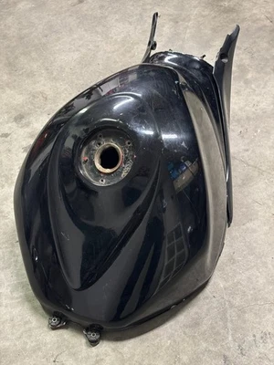 2005 2006 05 06 Suzuki GSXR 1000 GSXR1000 tanque de gasolina gasolina combustible sin abolladuras Foto 1 de 4