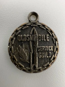 Vintage Schmuck GM Oldsmobile Auto Logo Halskette Anhänger 0,5 Zoll - Bild 1 von 5