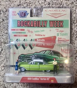2024 - M2 Machines 1959 Cadillac Series 62 Diorama Rockabilly Week 1/64 -R07 - Bild 1 von 1