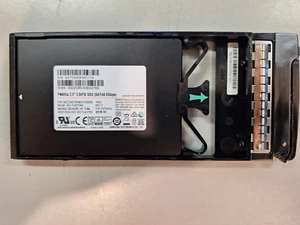 SSD SATA HPE/Nimble PM863a 3,84 To 2,5" 6 Gbit/s en caddy SAS pour AF/HF Q8F88B - Photo 1/1
