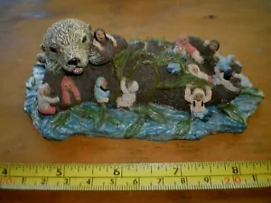 Alaska Otter Figure - Resin ~ fun ~ with people - Picture 1 of 8