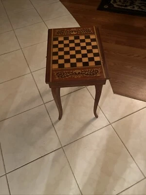 复古木制装饰 Minature 国际象棋棋桌 15 英寸混合镶嵌意大利制造 — 第 1/4 张图片