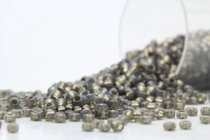 Miyuki Round Rocailles 11/0 Silver Lined Mid Grey Seed Beads RR-650 - Picture 1 of 2