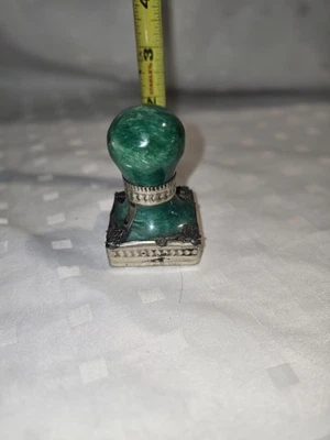 Sello de jade chino vintage con incrustación de plata Foto 1 de 4