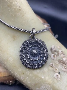 marigold flower pendant sterling silver - Picture 1 of 4