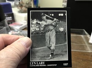 FREE SHIPPING-MINT-1991 The Sporting News Conlon Collection Lyn Lary #318