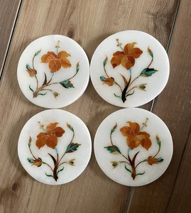 Juego De Colección 4 Posavasos Florales Piedras Semipreciosas Incrustaciones Blancas Piedra Mármol Decoración - Imagen 1 de 20