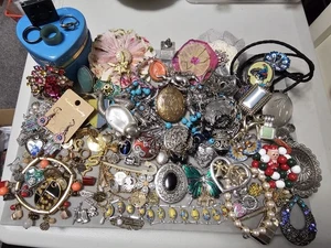 Junk Drawer Jewelry Harvest Craft Lot Vintage And New Bits And Pieces Over 2 Lbs - Picture 1 of 7