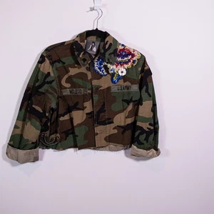 Chaqueta Josie Bruno Vintage Camuflada Utilitaria Estampado Ejército Floral Lentejuelas Adornada S - Imagen 1 de 3