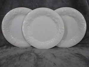Gibson Housewares Dinner Plate Set Flourish White Embossed Fruit 10" Round 3 pcs - Picture 1 of 15