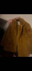 Girls Gold Fur Jacket Size 8/9yrs - Picture 1 of 1