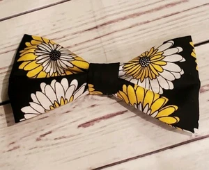 Pre-tied Floral Yellow And White Flowers Mens Bow Tie!! - Picture 1 of 2