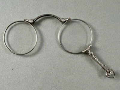 Lorgnettes ornamentados de platina com diamantes óculos de ópera - Imagem 1 de 4