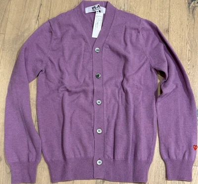 Cárdigan suéter púrpura parche corazón rojo Play talla M-COMME DES GARCONS Foto 1 de 4